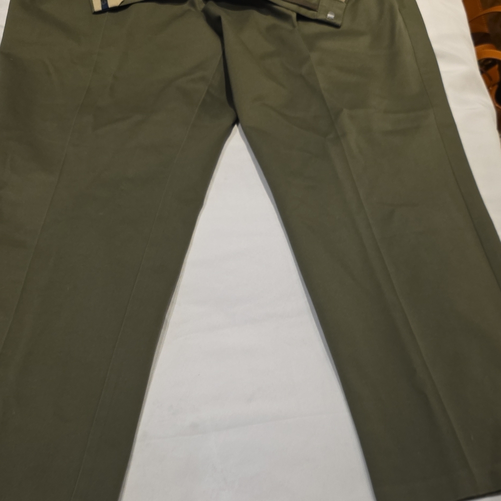 Dockers Classic Khaki Chinos